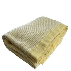 Bedding | Vintage Waffle Weave Thermal Satin Trim Blanket Acrylic Yellow 74  X 84 | Poshmark